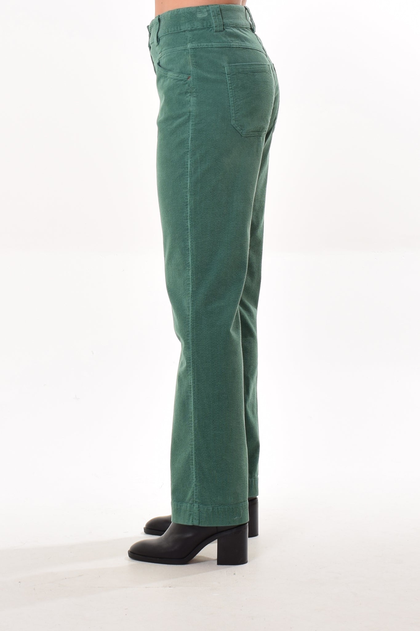 City trousers in Spring (big cotton corduroy)
