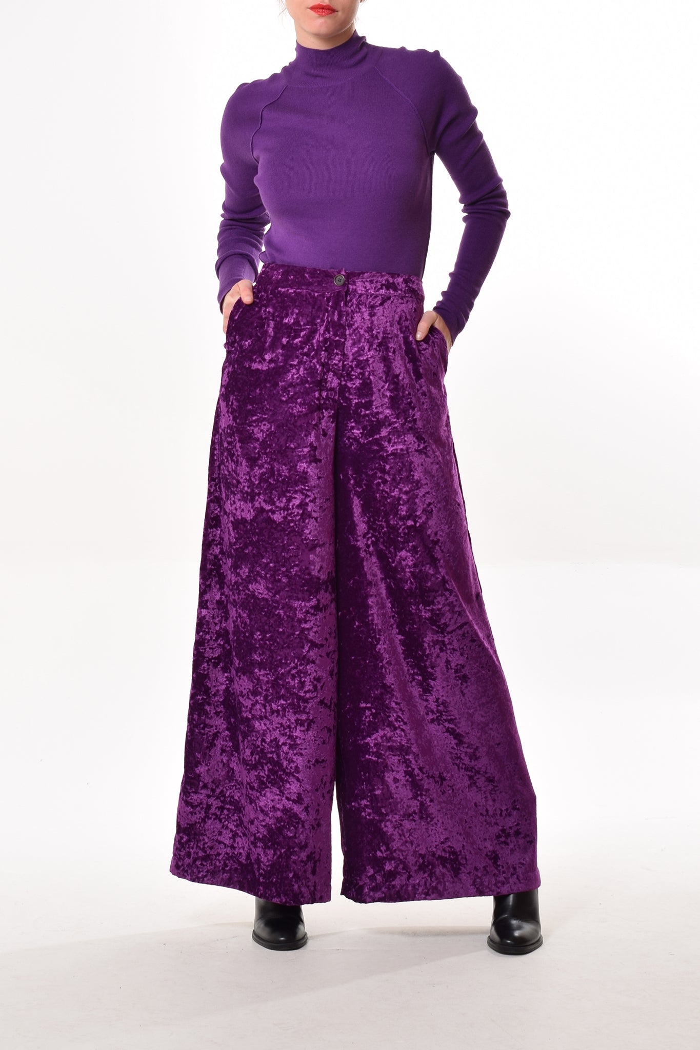 Curtain trousers in Purple Velvet